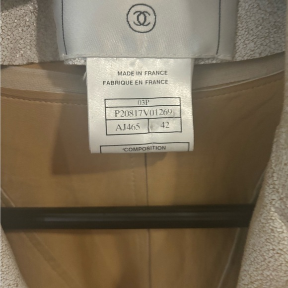 Rare calf skin Chanel jacket worn 2x - Picture 6 of 12